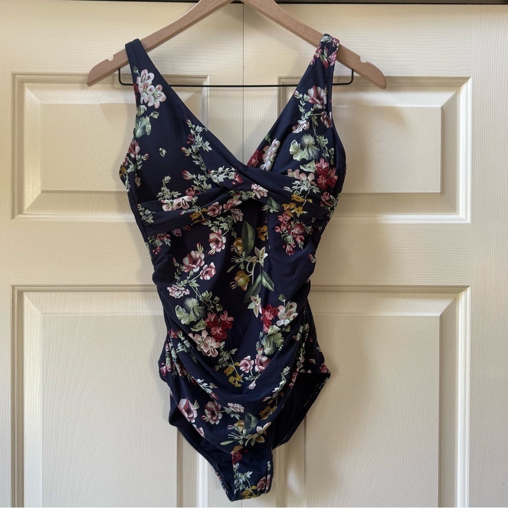 Niptuck Floral Ruched Criscross One piece Women’s size 6